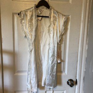NWT - Linea Donatella Lingerie Set (3-piece) Robe+Slip+Thong - Size Small Ivory